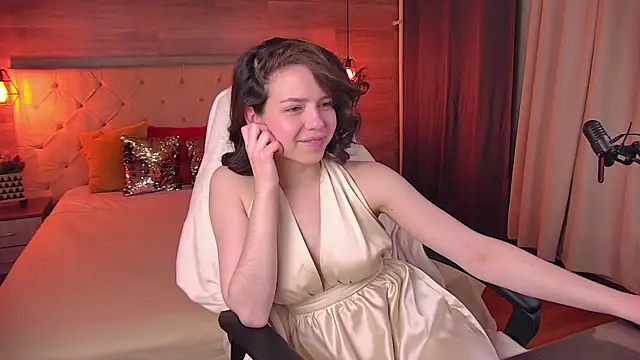 AngellaRoss online show from 10, 3, 2025