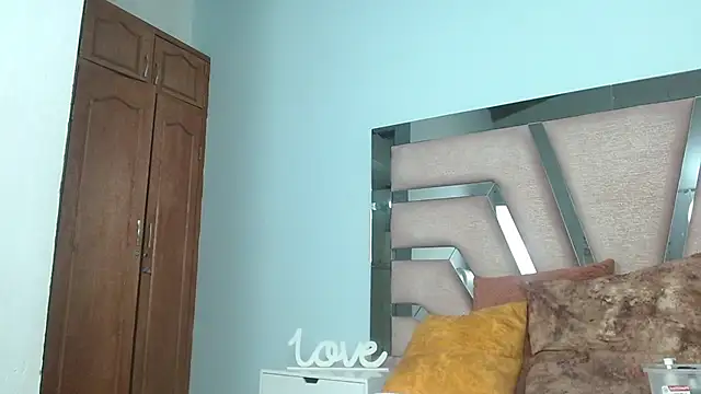 cintia hills online show from 21, 3, 2025