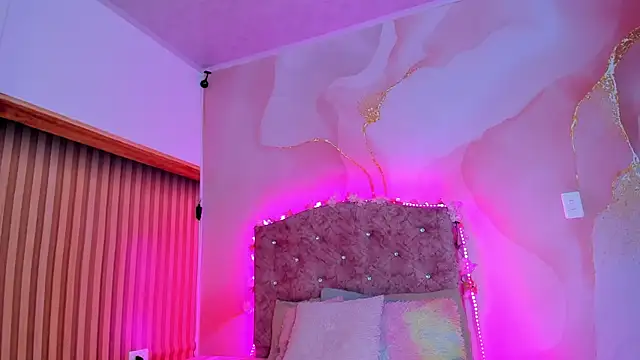 Daisy  rose online show from 21, 3, 2025