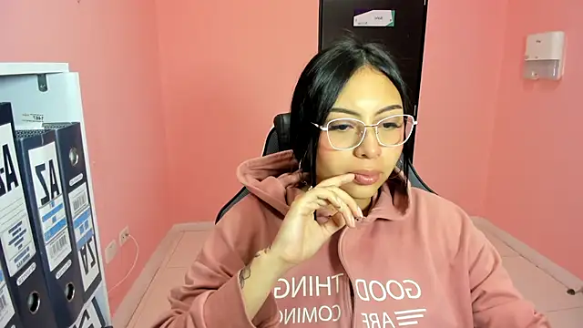 AlanaPetterson online show from 18, 12, 2024