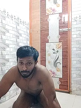 Snapshot of HunkyAriyan chatting on 12, 9, 2025 HunkyAriyan online show from 12, 9, 2025