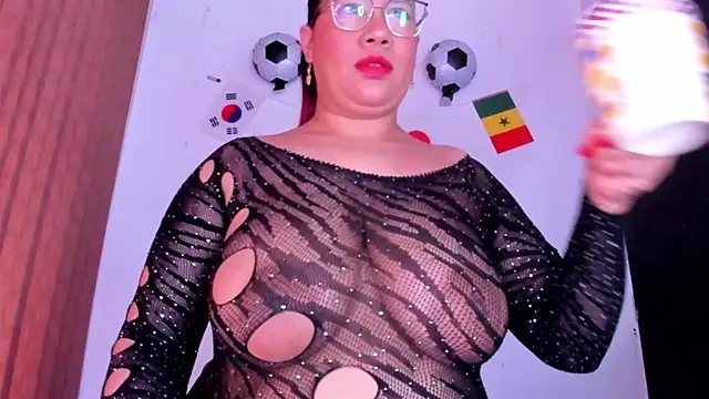Snapshot of alondrabigtits chatting on 11, 7, 2026 alondrabigtits online show from 11, 7, 2026