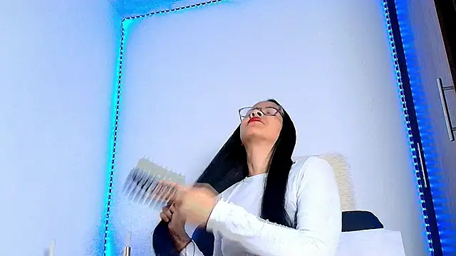 Snapshot of Alba_Olimpo chatting on 8, 5, 2026 Alba Olimpo online show from 8, 5, 2026