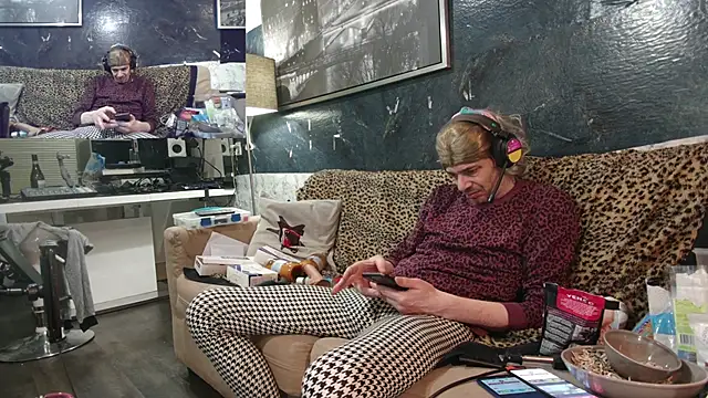 Doggyray44 online show from 18, 2, 2025