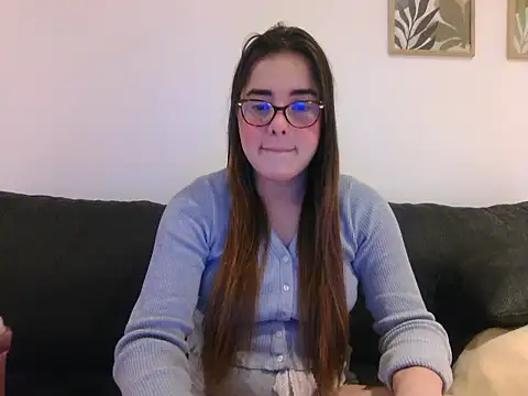 Snapshot of maliamiller chatting on 19, 7, 2026 maliamiller online show from 19, 7, 2026