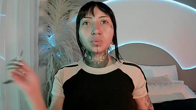 Evangeline bell online show from 28, 10, 2025