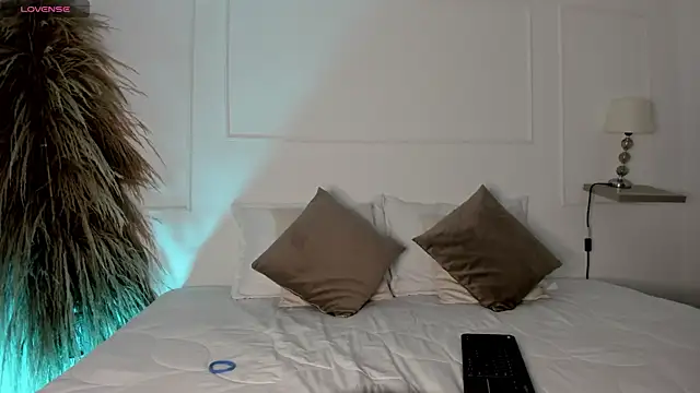  ashleymiller online show from 12, 2, 2025