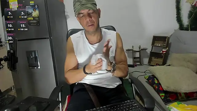 latinmartin73 online show from 10, 12, 2024
