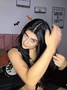 miakhalifaaa  online show from 20, 10, 2025