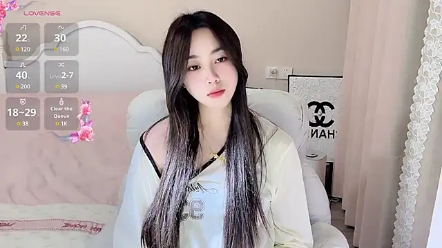 Caitlyn   online show from 4, 3, 2025