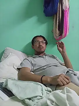 Andresguz35 online show from 5, 2, 2026