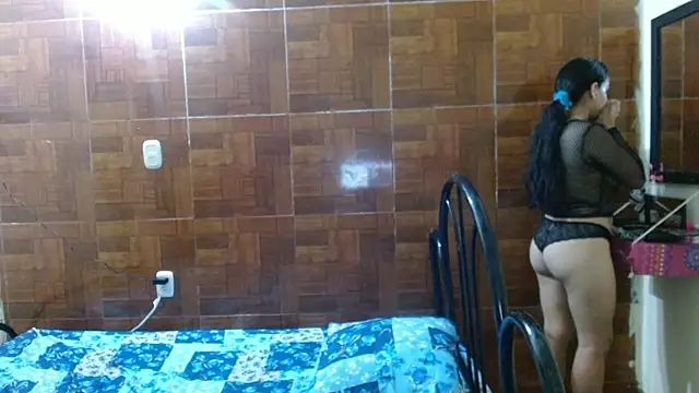 Mia brunette26 online show from 18, 2, 2025