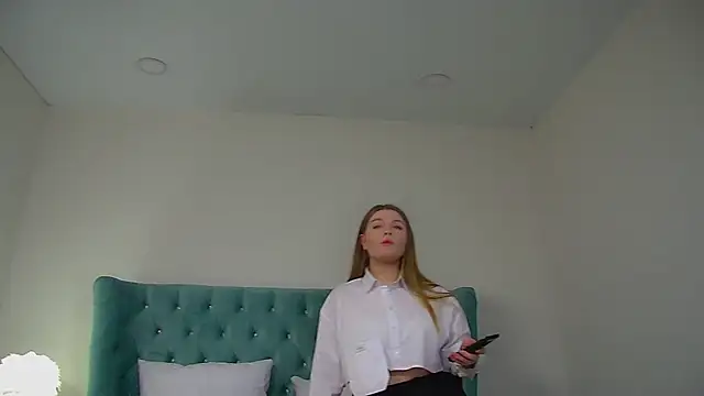 CrystalLyons online show from 17, 10, 2025