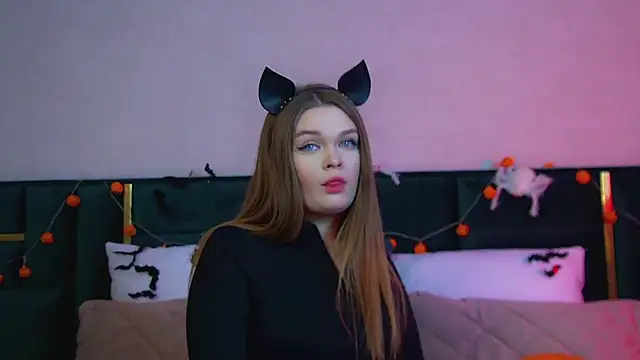 CrystalLyons online show from 27, 10, 2025