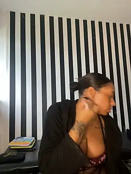 Snapshot of bigbootyjayda chatting on 18, 12, 2024 bigbootyjayda online show from 18, 12, 2024