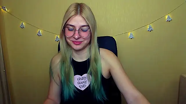 Luna Lush  online show from 5, 12, 2024