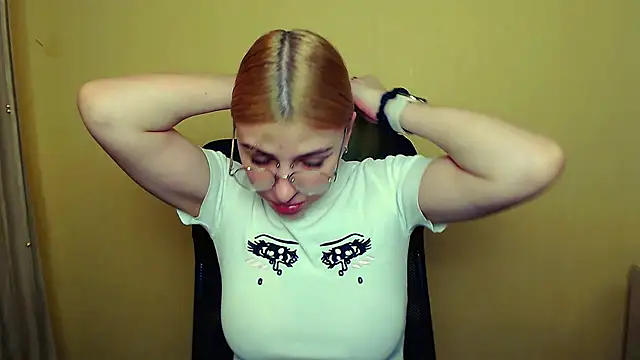 Luna Lush  online show from 10, 1, 2025