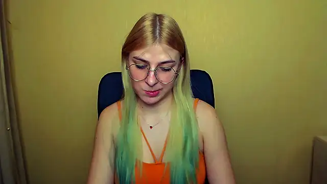 Luna Lush  online show from 28, 1, 2025