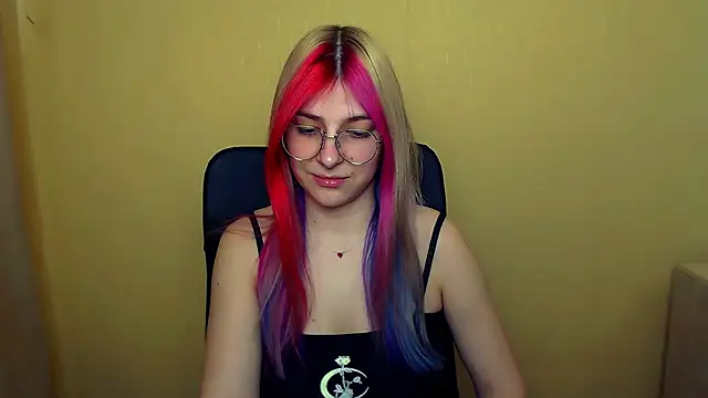 Luna Lush  online show from 5, 3, 2025