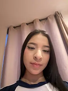 Snapshot of Sarah_cam06 chatting on 8, 7, 2026 Sarah cam06 online show from 8, 7, 2026