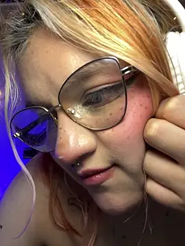 SophiaWeestt99 online show from 9, 4, 2026