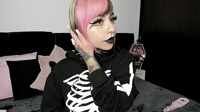 NikkiRamone online show from 12, 2, 2025