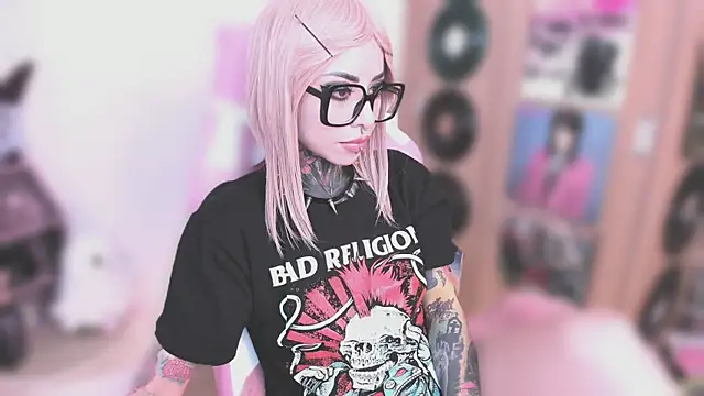 NikkiRamone online show from 7, 1, 2026