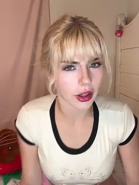 Snapshot of SirenitySirenxx chatting on 13, 12, 2024 SirenitySirenxx online show from 13, 12, 2024