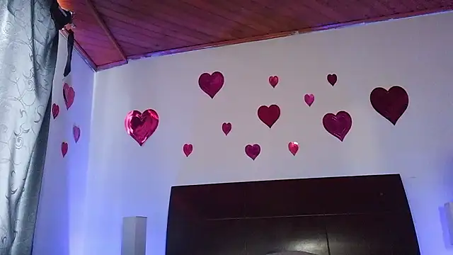 luccycollins  online show from 11, 2, 2026