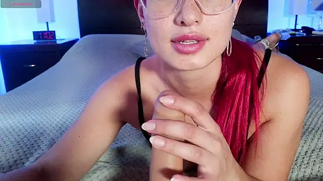 Snapshot of luccycollins_ chatting on 6, 6, 2026 luccycollins online show from 6, 6, 2026