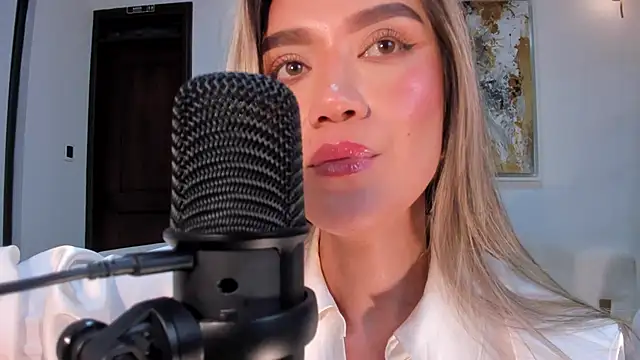 RebeccaHudson online show from 22, 1, 2025