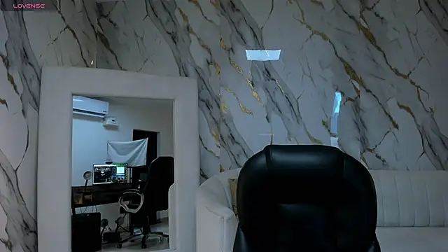 RebeccaHudson online show from 6, 3, 2026