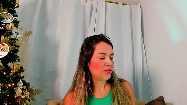 Snapshot of camilawm19 chatting on 10, 12, 2024 camilawm19 online show from 10, 12, 2024