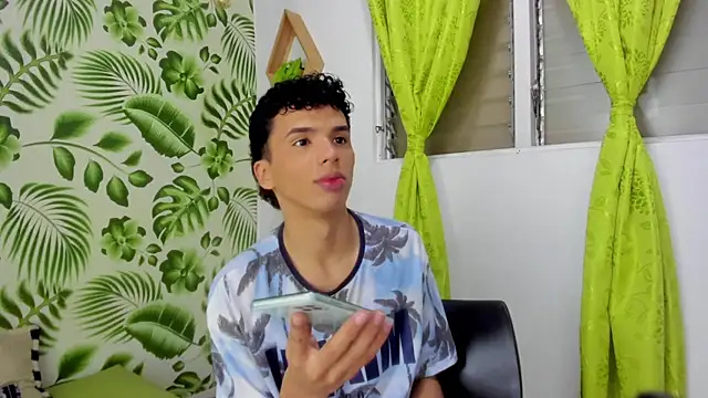 Snapshot of SEANTROYY chatting on 19, 3, 2025 SEANTROYY online show from 19, 3, 2025