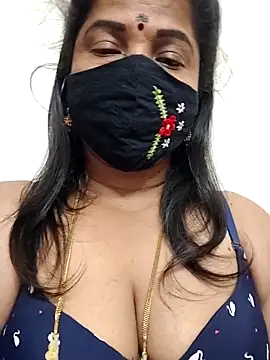 Snapshot of gaurika18 chatting on 11, 5, 2026 gaurika18 online show from 11, 5, 2026