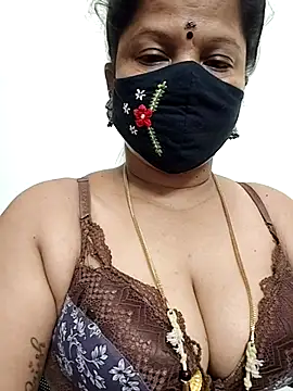 Snapshot of gaurika18 chatting on 14, 5, 2026 gaurika18 online show from 14, 5, 2026