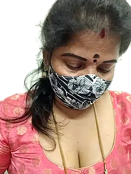 Snapshot of gaurika18 chatting on 15, 5, 2026 gaurika18 online show from 15, 5, 2026