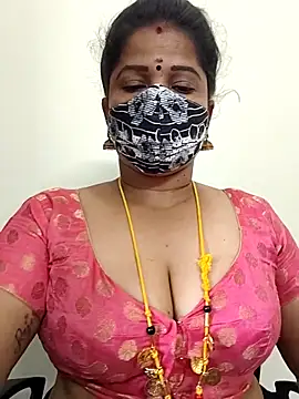 Snapshot of gaurika18 chatting on 19, 5, 2026 gaurika18 online show from 19, 5, 2026