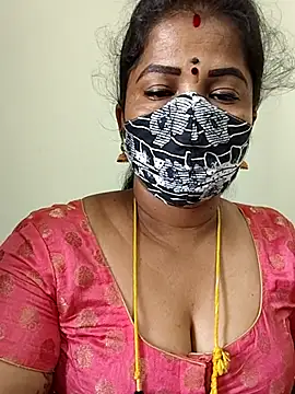 Snapshot of gaurika18 chatting on 24, 5, 2026 gaurika18 online show from 24, 5, 2026