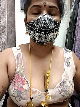 Snapshot of gaurika18 chatting on 24, 5, 2026 gaurika18 online show from 24, 5, 2026
