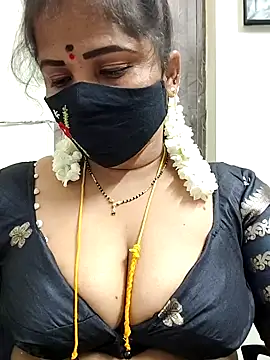 Snapshot of gaurika18 chatting on 22, 6, 2026 gaurika18 online show from 22, 6, 2026