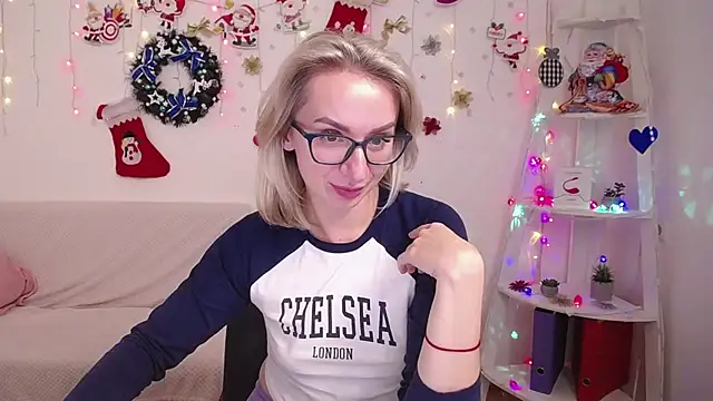 Snapshot of VasilisaSii chatting on 18, 12, 2024 VasilisaSii online show from 18, 12, 2024