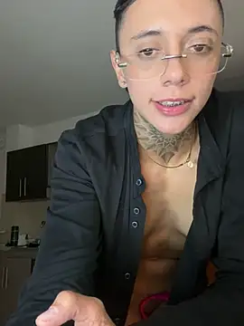 Snapshot of _PhillipBrown chatting on 21, 12, 2024 PhillipBrown online show from 21, 12, 2024