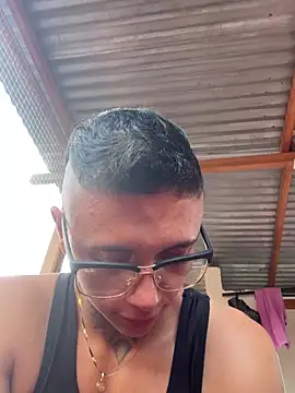 Snapshot of _PhillipBrown chatting on 8, 3, 2025 PhillipBrown online show from 8, 3, 2025