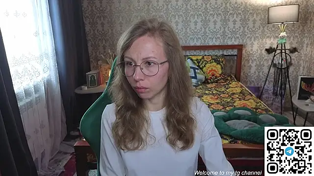Snapshot of Lill_Mary chatting on 4, 5, 2026 Lill Mary online show from 4, 5, 2026