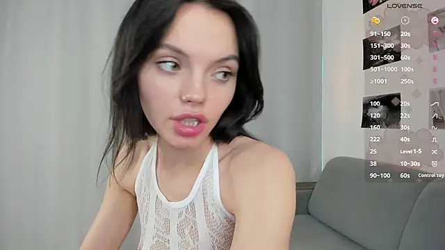 Snapshot of SofiaSimons chatting on 27, 2, 2025 SofiaSimons online show from 27, 2, 2025