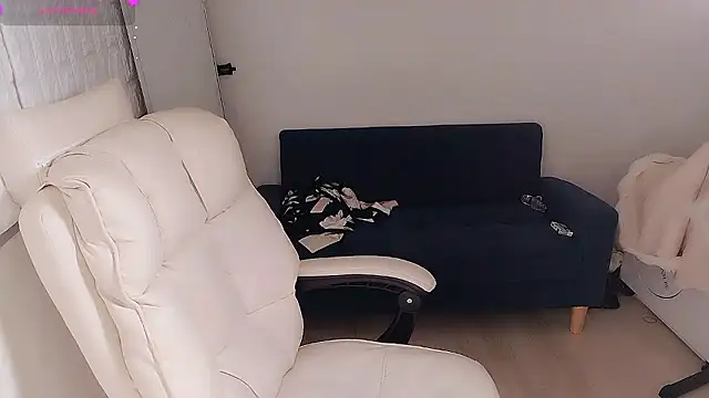 who Lilly online show from 21, 9, 2025