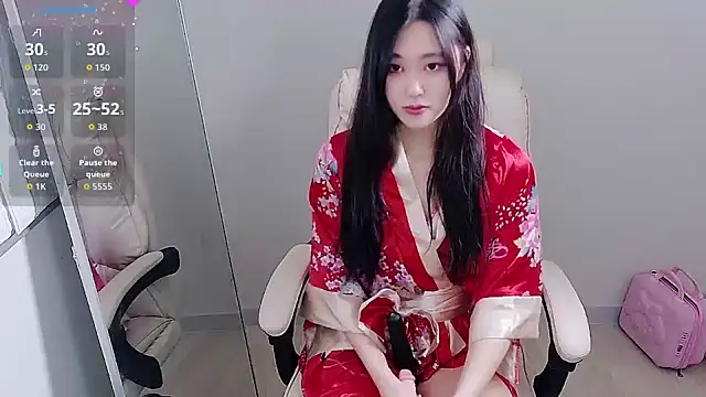 who Lilly online show from 25, 10, 2025