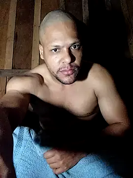 Snapshot of TokenishTongs chatting on 17, 11, 2025 TokenishTongs online show from 17, 11, 2025