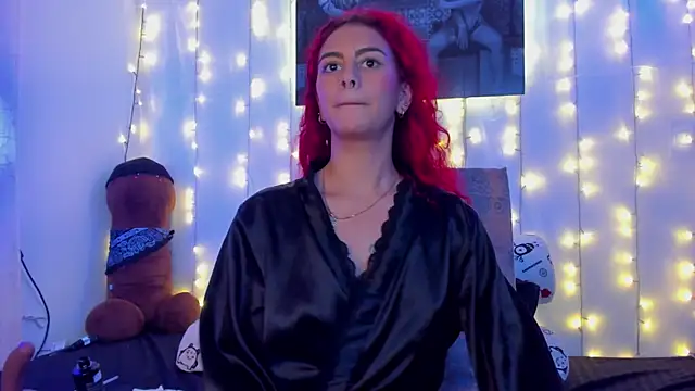 Sophiee Hill online show from 12, 1, 2025